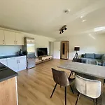 Ruhige Oase Mit Blick Ins Gruene - Modern Und Gemuetlich 아파트