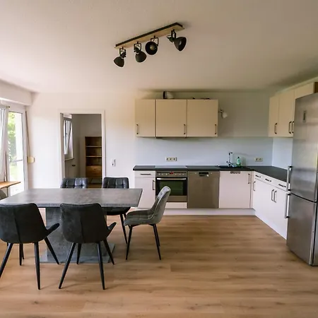 Ruhige Oase Mit Blick Ins Gruene - Modern Und Gemuetlich