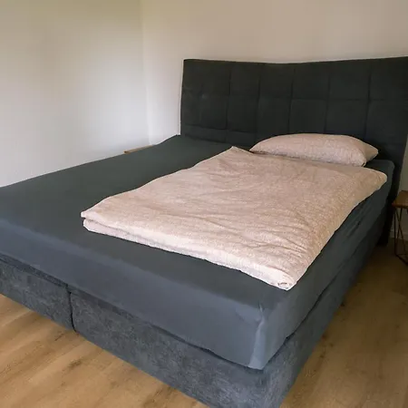 Ruhige Auszeit Am Ortsrand - Modern Und Gemuetlich *